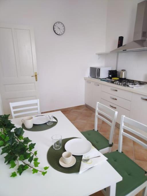 Casa Sveva, A Pochi Passi Dalle Spiagge E Dal Centro Di Arma Di Taggia. Exterior photo