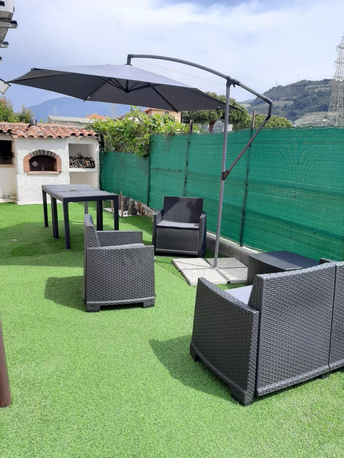Casa Sveva, A Pochi Passi Dalle Spiagge E Dal Centro Di Arma Di Taggia. Exterior photo